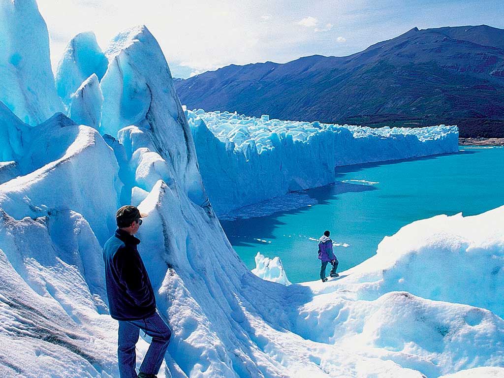 Trekking sobre hielo en el Glaciar Perito Moreno